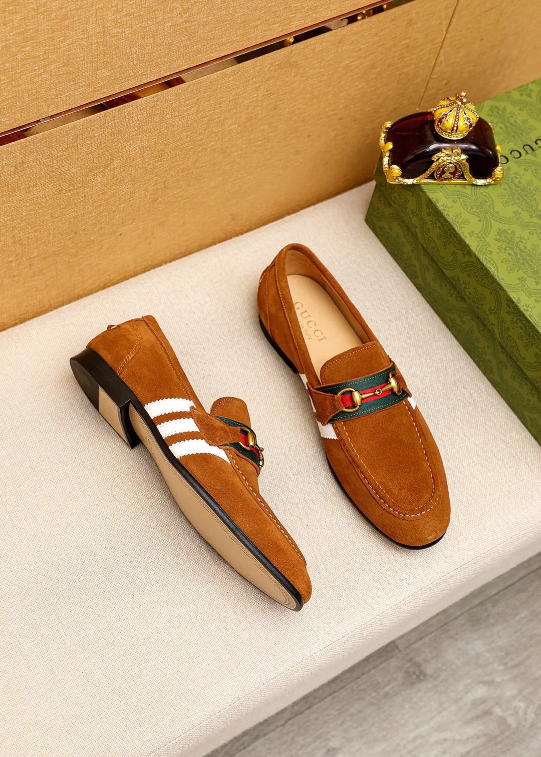 Men's shoes 💰480 💐 Product trademark: GUCCI "Gucci" casual leather shoes Regular size: 38-44 (45.46🉑️customized) Product materials: Selected imported first-layer frosted cowhide upper + classic hardware buckle, imported cowhide leather lining. Strong three-dimensional visual effect, original outsole Color: 4⃣️colors available